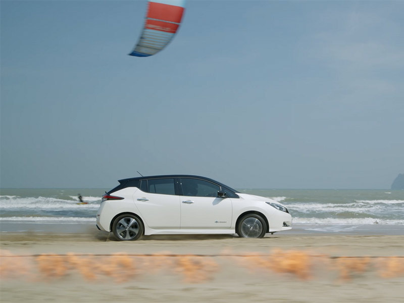 نيسان "ليف" تتحدّى سرعة النار والرياح